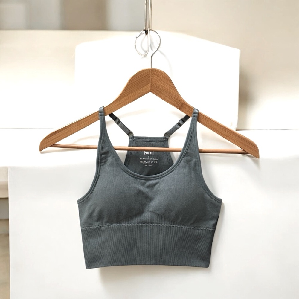 NWT Women’s Green Racerback Sports Bra with Adjustable Straps! Small